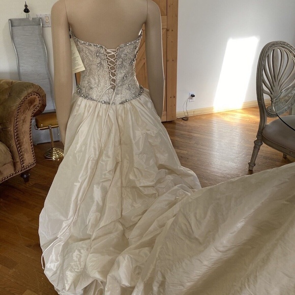 Farage Paris Galaxy New York Amelia European Size 40 - US Size 10 - Ivory Bridal - Picture 8 of 8